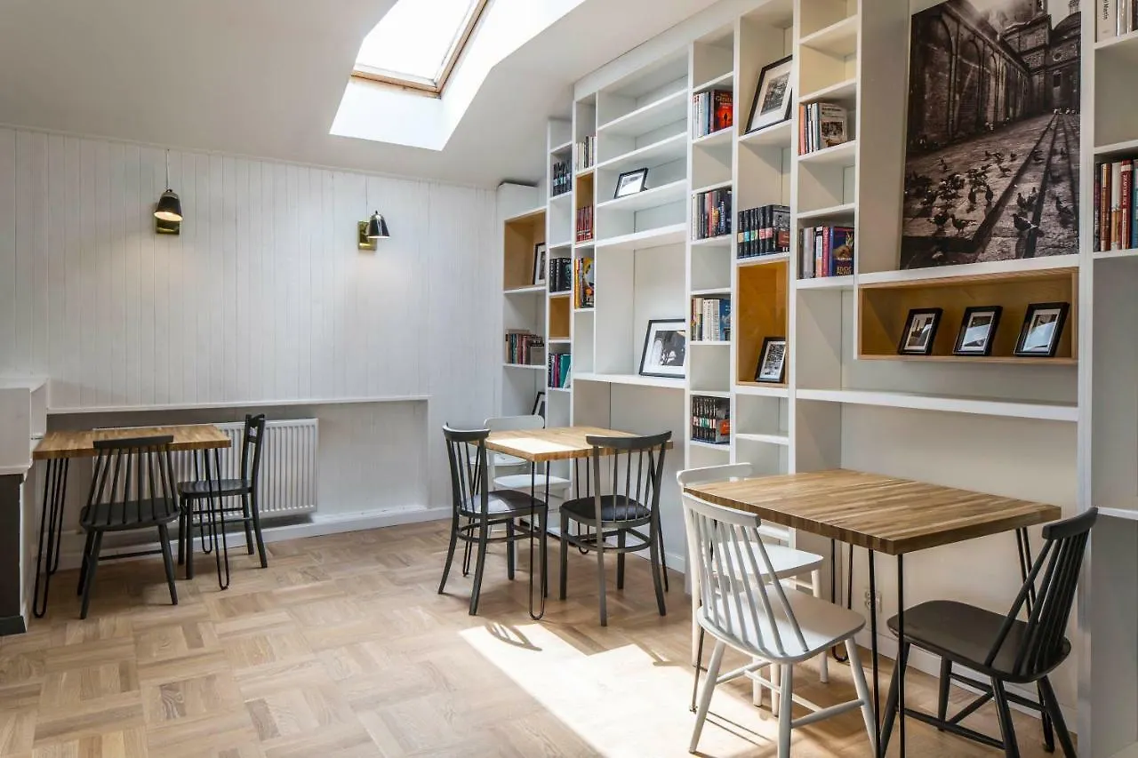 Irysowy Premium Hostel Warsaw Homestay