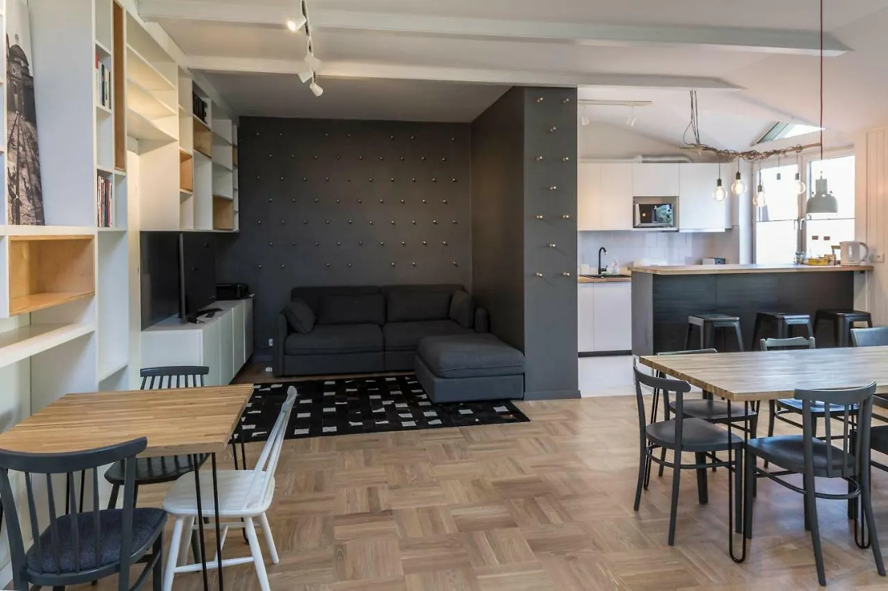 Irysowy Premium Hostel Varşova 0*,